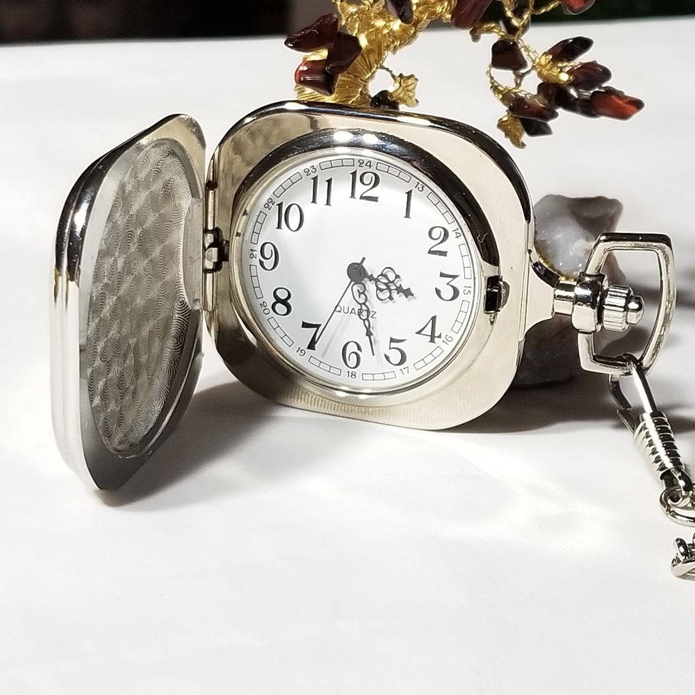 SILVER TONE POCKET WATCH QUARTZ WATCH